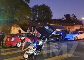 არნოლდ შვარცენეგერი ავარიაში მოჰყვა. ფოტო