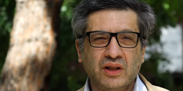 „ჟურნალისტებსაც ვთხოვ, ცოტა ხანი მაცალონ, მანამდე კი სამინისტროს ვურჩევდი, რადგან „სამართლიანად აღშფოთებულ მოქალაქეთა“ აზრი აინტერესებთ – განცხადების ქვეშ კომენტარებს ნუ შლიან“ – ლაშა ბაქრაძე