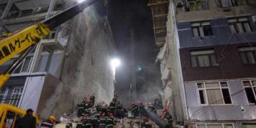 ბათუმში კორპუსის ჩამონგრევის საქმეზე დაკავებულები სასამართლომ პატიმრობაში დატოვა