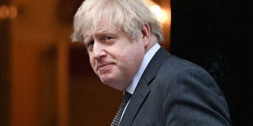 ბორის ჯონსონი პანდემიის დროს წვეულებაზე დასწრების გამო საზოგადოებას ბოდიშს უხდის