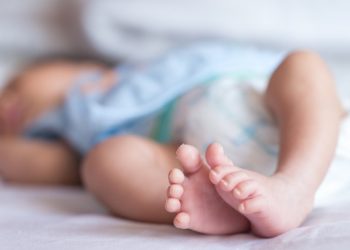 „ვიცით ვინ არის მშობელი, მაგრამ კონტაქტზე გასვლა ჯერ ვერ ხერხდება” – ქუთაისში დედამ ჩვილი სამშობიარო სახლში დატოვა