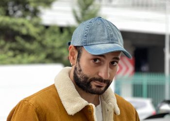 “ფიზკულტურის მასწავლებელმა გაკვეთილზე გამოაცხადა, რომ ქალთან სექსისას ვერაფერს გავხდებოდი და ამაზე გულიანად იცინა ქართულის მასწავლებელმა ფატიმ” – დავით კახაბერი