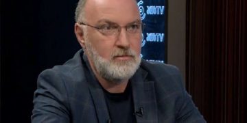 დავით ქართველიშვილი: სანამ საქართველოში უკრაინის მხარდაჭერის რეზოლუციაში თითოეულ წინადადებას ვწონით, ჯამბაზი ზელენსკის გენერალური პროკურორი ირინა ვენედიქტოვა, ძებნილ ზურაბ ადეიშვილთან ერთად მართავს შეხვედრას