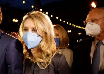 Theranos-ის დამფუძნებელი თაღლითობაში დამნაშავედ ცნეს, მას 80 წლამდე თავისუფლების აღკვეთა ემუქრება