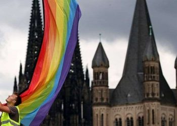 გერმანიაში 124-მა მღვდელმა და კათოლიკური ორგანიზაციების თანამშრომელმა აღიარა, რომ LGBT-თემს მიეკუთვნება
