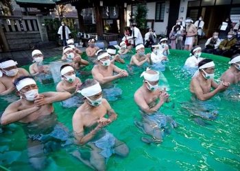 იაპონიაში განწმენდის რიტუალის ფარგლებში პანდემიის დასრულებაზე ილოცეს