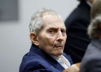 ამერიკელი მილიონერი, რომელმაც მეგობარი ქალის მკვლელობა ინტერვიუს დროს შემთხვევით აღიარა, გარდაიცვალა