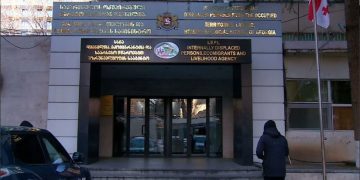 “გვჭირდება დეტალური ვადები” – “ქართლში” მცხოვრებ დევნილებს ჯანდაცვის მინისტრის მოადგილე ხვდება