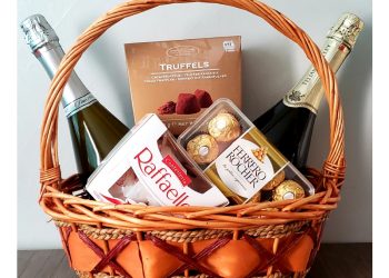 სიღნაღის მერიამ საახალწლოდ სასურსათო კალათები მხოლოდ საკუთარ მხარდამჭერებს დაურიგა