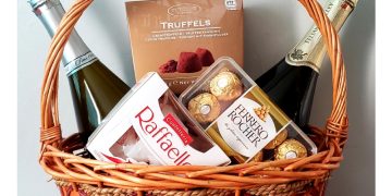 სიღნაღის მერიამ საახალწლოდ სასურსათო კალათები მხოლოდ საკუთარ მხარდამჭერებს დაურიგა