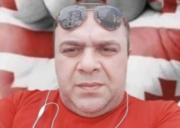 “დამსაქმებლებო ქართველებს ნუ ატყუებთ! ვეძებ ქართველ, ბაღდათელ კაცს, ვინმე ზ.ლ.-ს, რომელმაც გერმანიაში ჩაიყვანა 21 ქართველი ახალგაზრდა ბიჭი და იქ უპატრონოდ დაყარა!”