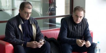 „გარკვეულ ხმებს გამოსცემს, უკვე მარცვლების გამოთქმასაც მივაღწიეთ. მეორე მიზანი – სრულფასოვნად ფეხზე დადგომა და გავლაა“ – კონსტანტინე გამსახურდია ძმის მდგომარეობაზე