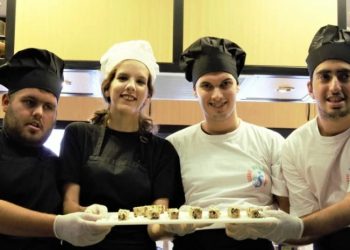 აუტიზმის მქონე ახალგაზრდებმა, დამსაქმებლების მხრიდან უარის მიღების შემდეგ საკუთარი საწარმო გახსნეს