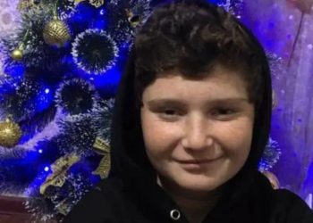 ბიჭუნა, რომელსაც ბებიის გარდა არავინ ჰყავს, უმძიმეს დაავადებას ებრძვის – პატარა ლაშას ჩვენი დახმარება სჭირდება