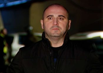 „მოვუწოდებ პროკურორებს, კონკრეტულ ადამიანებზე დაიწყოს სისხლის სამართლებრივი დევნა. წინააღმდეგ შემთხვევაში თუ თვალებს დაიბნელებენ და ყურებს დაიხშობენ, მათზეც უნდა დაიწყოს დევნა!!!“ – ლევან ხაბეიშვილი