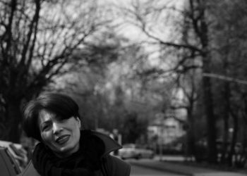 “სულ დორბლები მაყარეს უპირბადეო პირებიდან… აღარ მიკვირს რატომ კვდება ამდენი ადამიანი კოვიდით” – მაცაცო კუკულაძე