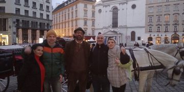 მეეტლე უცებ ფეხზე წამოხტა და მთელ ხმაზე დაცხო “შატილის ასულო“ – რა სიურპრიზი მოუწყო მერაბ მეტრეველს მეეტლემ ავსტრიაში