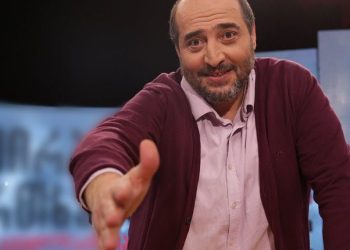 თუ პოლიციის გამოჩენამდე გამოჩენამდე ორი ასოს დაწერა ესწრება, წარწერის გაკეთება დავიწყოთ ხოლმე ასოებით “ტყ” – მიშა მშვილდაძე აქტივისტებს მიმართავს