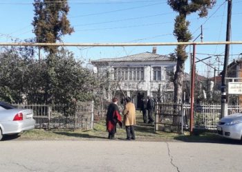 ოზურგეთში ოჯახი კორონავირუსით გარდაცვლილის დაკრძალვას ვერ ახერხებს
