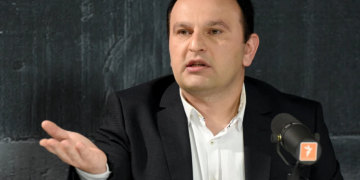 „დირექტორები ხომ არ გგონიათ აქ თავი?!” – კომიტეტის სხდომაზე პაატა მანჯგალაძემ და ანრი ოხანაშვილმა იკამათეს