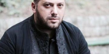 ბატონო ბიძინა, მე ღმერთი მიყვარს და ფულის საკეთებლად ეკლესიაში არ მოვსულვარ – მამა პეტრე ბიძინა ივანიშვილს ღია წერილით მიმართავს