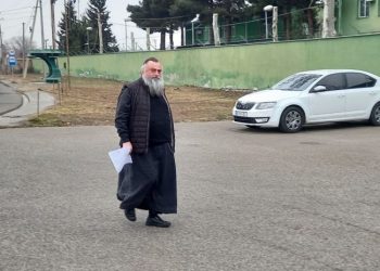 მეუფე ნიკოლოზი მიხეილ სააკაშვილს ხვდება