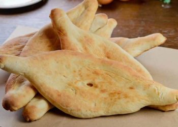 „ასმაგად დაგიბრუნდეთ ეს სიკეთე“ – სოლოლაკის ერთ-ერთი თონე დღეს პურს უფასოდ გასცემს