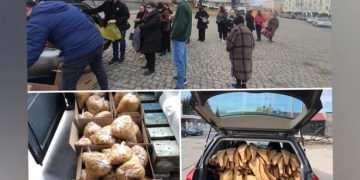 “ყოჩაღ თელაველებს-თეატრის წინ – თაფლს, პურს და მაკარონს უფასოდ არიგებენ!”