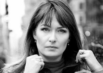 სანდრა რულოვსმა სოციალურ ქსელში უკრაინის მხარდამჭერი ფოტო გამოაქვეყნა