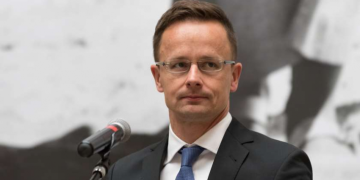 თუ უკრაინა უნგრელი უმცირესობის მიმართ პოლიტიკას არ შეცვლის, ალბათ არ დავეხმარებით – უნგრეთის საგარეო საქმეთა მინისტრი