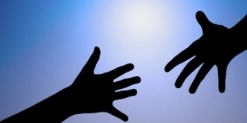 ერთმა თავის ჩამოხრჩობა სცადა, მეორემ ვენები გადაიჭრა – რა მოხდა სამეგრელოში?