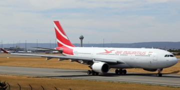 ქალმა ახალ წელს თვითმფრინავში იმშობიარა და ჩვილი სანაგვეში ჩააგდო