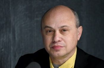 ვატო სურგულაძე:“არ შეიძლება პრემიერს ვინმემ აუხსნას, რომ სრულ აბსურდს ლაპარაკობს?! თურქეთში მედიკამენტები იაფია მხოლოდ ამ ქვეყნის მოსახლეობისთვის!”