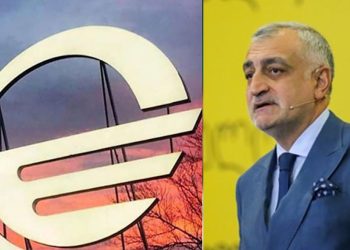 (ვიდეო) – “აქ ვარ…” – მამუკა ხაზარაძე ტელეკომპანია “იმედის” შენობასთან, ქუჩაში დგას