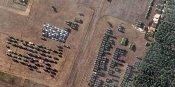 სატელიტური ფოტოები უკრაინის საზღვართან სამხედრო ძალების ახალ განლაგებას აჩვენებს – Maxar