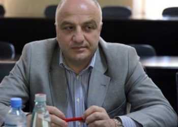 “ვერც ექიმს დავუკავშირდი, ვერც პრემიერს” – ყოფილ ვიცე-გუბერნატორს მედიკოსებმა კოვიდისგან გამოჯანმრთელებიდან 1 თვის შემდეგ დაურეკეს