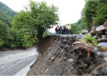 ვანში საავტომობილო გზა ჩაინგრა