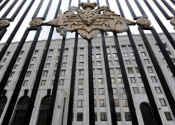 რუსეთის თავდაცვის უწყების ინფორმაციით, უკრაინის საჰაერო თავდაცვის საშუალებები განადგურებულია, რუსული ჯარები კი უკრაინულ ქალაქებზე დარტყმებს არ ახორციელებენ