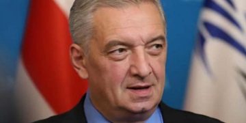 “ნაცმოძრაობა“ ორი ლიდერის ხელში დარჩა და ერთი ბელადის შემყურე.”-ვოლსკი