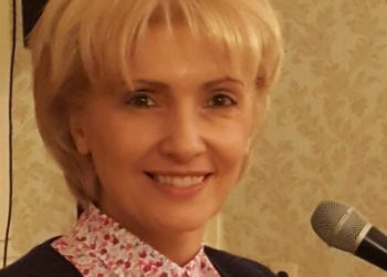 “14 თებერვლისა და რომის კატაკომბებში შეყვარებულთა ხელშემწყობი კეთილი ვალენტინის შესახებ, ჩემმა თაობამ, სკოლის ასაკში არაფერი იცოდა. გოგოები და ბიჭები ორ დღესასწაულს ვულოცავდით ერთმანეთს”-თეა გვასალია