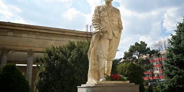 გორის მუნიციპალიტეტის სოფელ ვარიანში სტალინის ძეგლი დადგეს