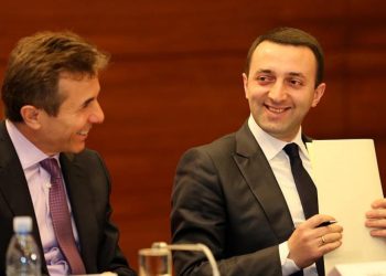 “ეს უკავშირდება პატარა ადამიანების ტილაობას, მეფის კარზე ვიღაცა ვიღაცას ჩააჩოჩებს” – გია ხუხაშვილი