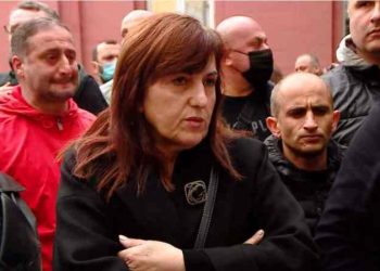 “ჯანმრთელი ძმა მიწაში რატომ ჩამიდეს, რატომ არ იძიებენ” – ნუგზარ ფუტკარაძის და პოლიციასთან დაპირისპირებისას შეუძლოდ გახდა