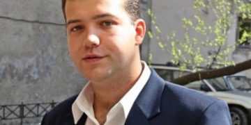 “ვვარაუდობ, რომ მოსკოვმა საქართველოს არასასურველი პირების სია გადასცა” – თბილისში კიდევ ერთი რუსი ოპოზიციონერი არ შემოუშვეს