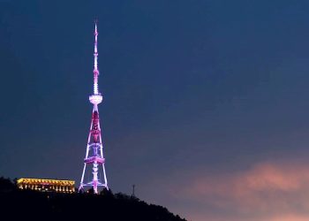 თბილისის ანძა უკრაინის, საკრებულოს შენობა კი ლიეტუვის დროშის ფერებში განათდება