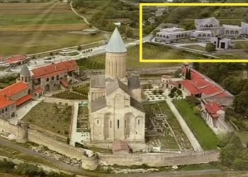 ალავერდის მონასტერთან 200 მეტრში, ეკლესიის მიწაზე, “ბადაგონი” სასტუმროს აშენებს