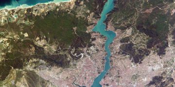 თურქეთი რუსი სამხედროებისთვის ბოსფორისა და დარდანელის სრუტეებს კეტავს