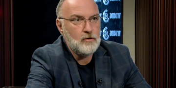 როგორც ჩანს, კეზერაშვილმა მოსთხოვა ოპოზიციას ღიად გაემიჯნონ ბალასტად გადაქცეულ სააკაშვილს – დავით ქართველიშვილი