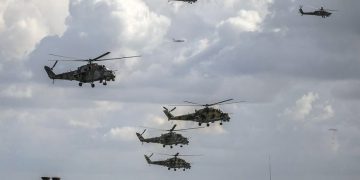 რუსული ვერტმფრენები უკრაინის საზღვრებს კვეთენ – ხვალიდან უკრაინაში საჰაერო მიმოსვლა შეწყდება?