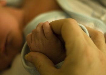 “მე აყვანილი ბავშვის დედა ვარ – ქალი რომელმაც ბავშვი თავისი ხელით გადმოგვცა, “სამშობიაროდან მოპარულ შვილს” ეძებს – რა გავაკეთოთ?” – წერილი სოციალური ქსელიდან